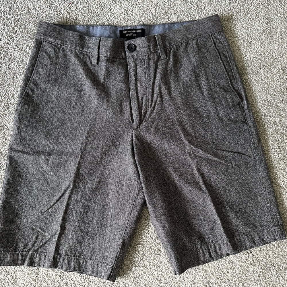 Banana Republic Charcoal Men's Flat Front Emerson Style Shorts 32